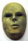 Derrière le masque ...