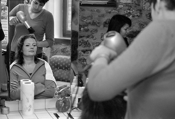 Coiffage du sosie de Catherine Jacob