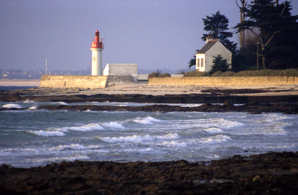 Phare et maison