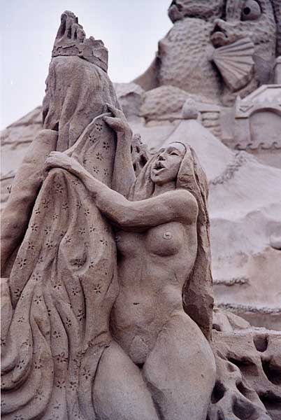 Femme sur corail